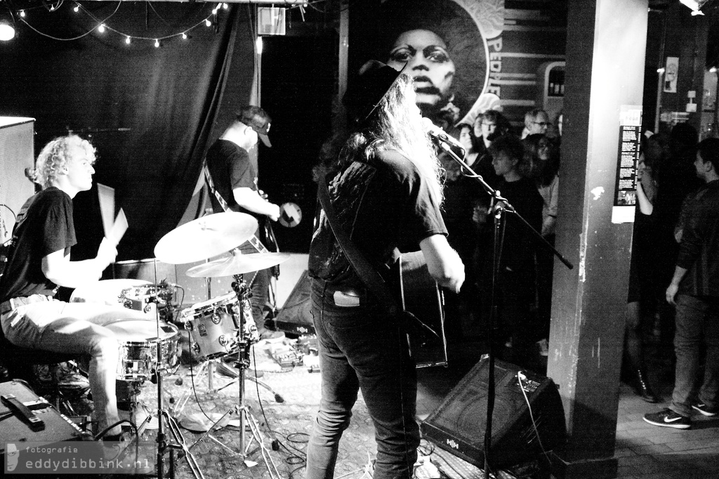 2017-11-11 Willie Darktrousers & De Splinters - De Hip (Popronde Deventer) 006